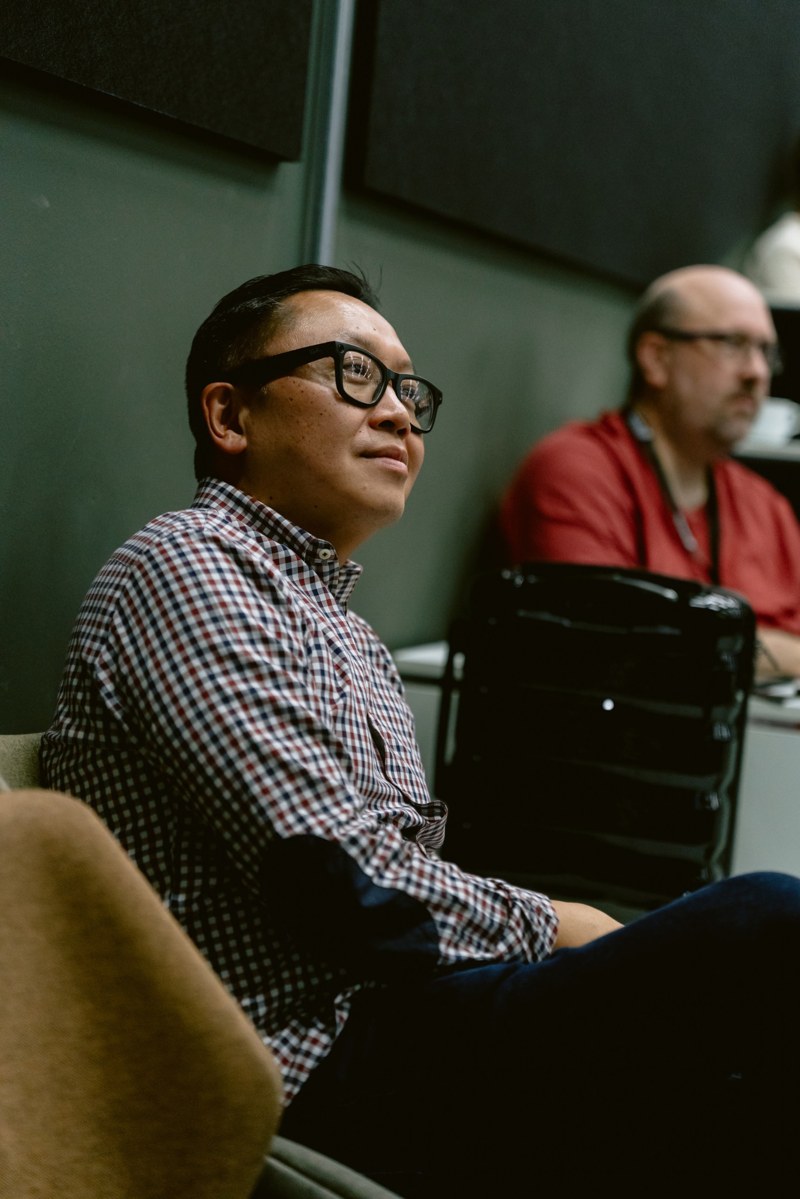 Dux listening during an event conversation